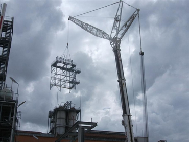 Ossature support de silos à l'intérieur d'un bâtiment existant